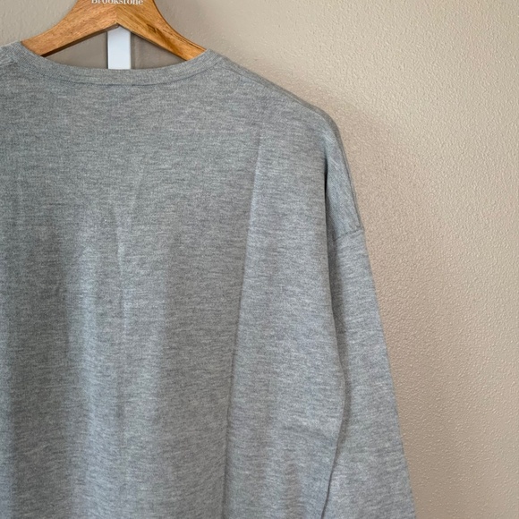 GAP Luxelight Perfect V-neck Sweater - Picture 13 of 16